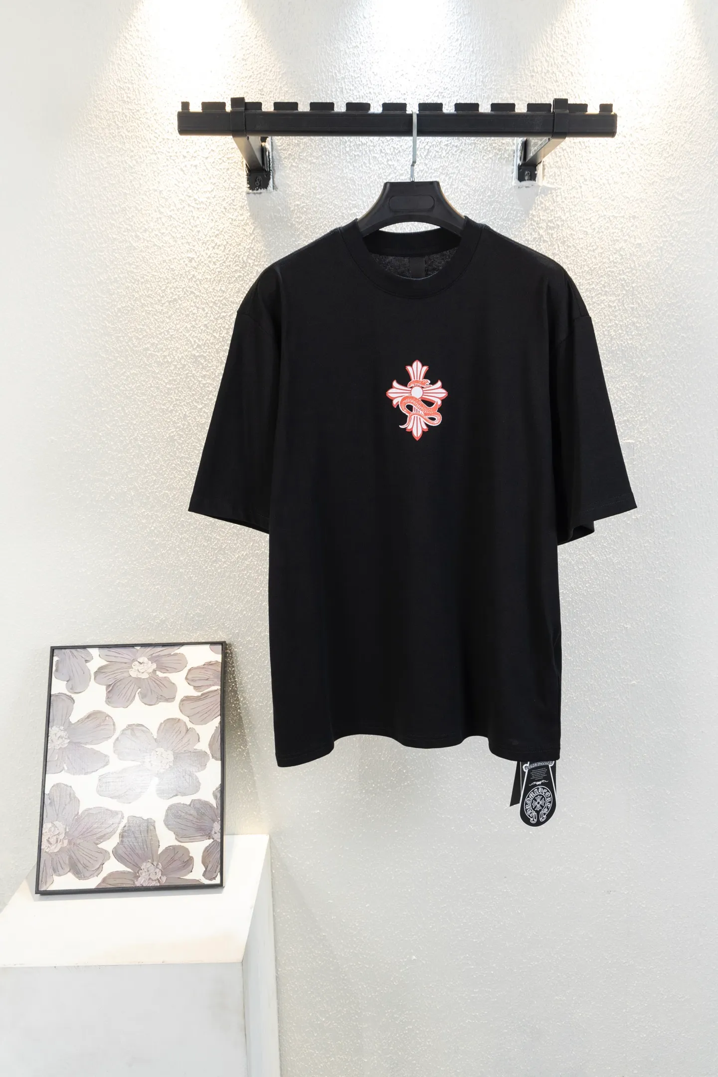 🅿️190 style number k736 Chrome hearte/Chrome heart ch 25ss Miami limited edition Sanskrit Year of the Dragon limited printed T-shirt short sleeves. A must-have item for daily commuting for men and women in light luxury. The correct version is welcome to compare. Detailed features: ·280 grams of 100% pure cotton double yarn jersey fabric. ·Custom dyed in the same cylinder, special thickened 32 pieces of double-strand 1x1 thread. ·Double-needle cross-stitch technology. ·Original main mark washed hangtag. COLOUR: black white SIZE: xs s m L